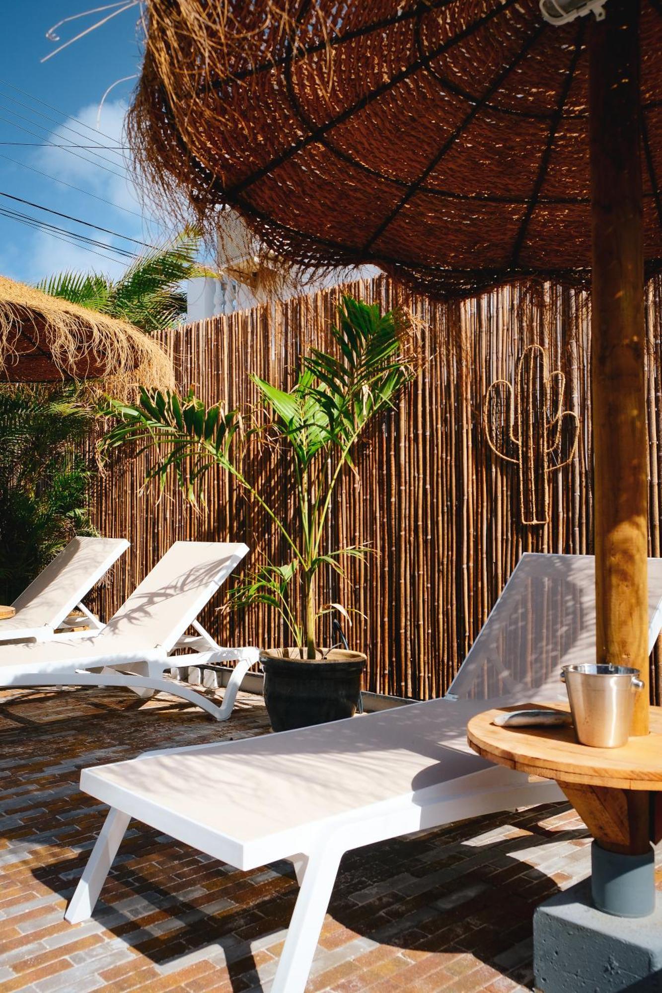 Tiki Blou - Mini Resort Centraal Gelegen Tussen Mambo Beach & Jan Thiel Willemstad Eksteriør billede